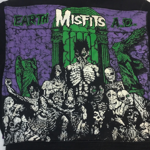 Cropped Jacket with Multiple Patches - Picture 9 of 10